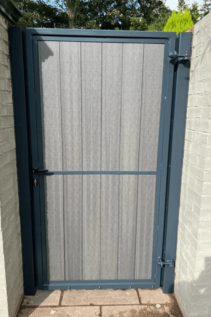 4 grey and black gate